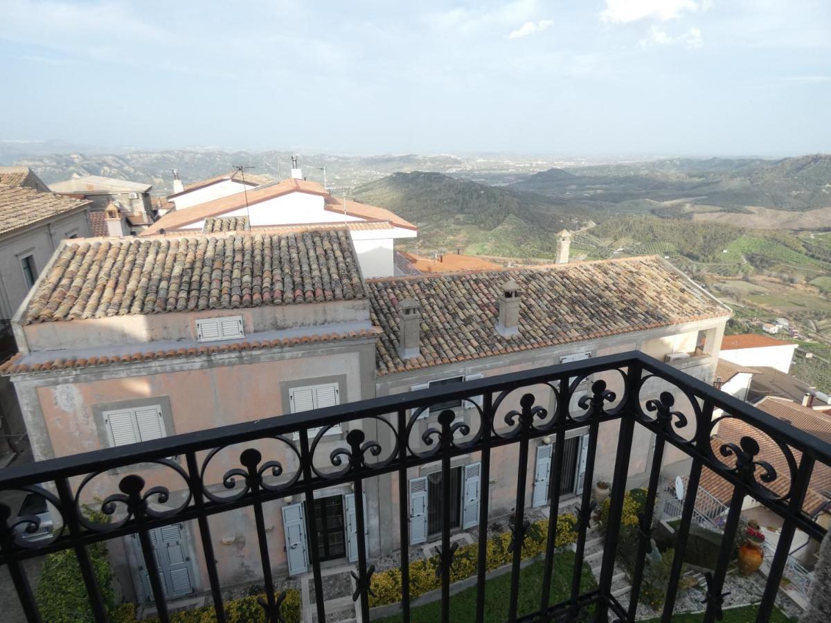 Holiday House Appartement Santa Severina Buitenkant foto